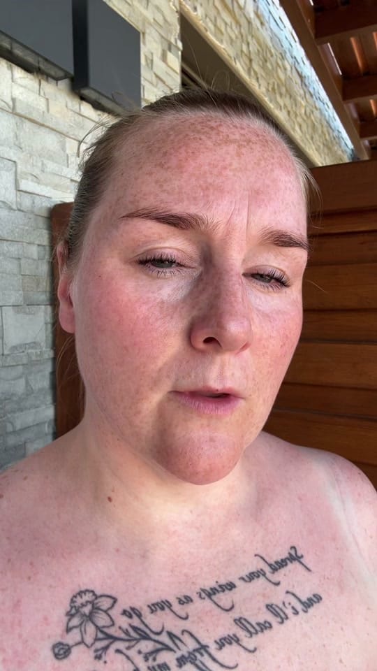 Post 2 by Joanne Hay Decorating on TikTok (video)