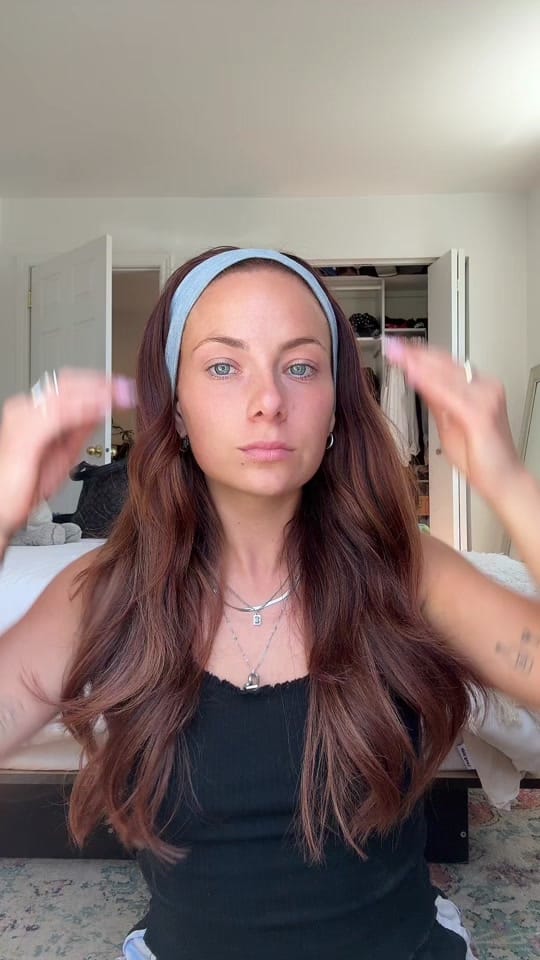 Post 2 by emlevesque_ on TikTok (video)