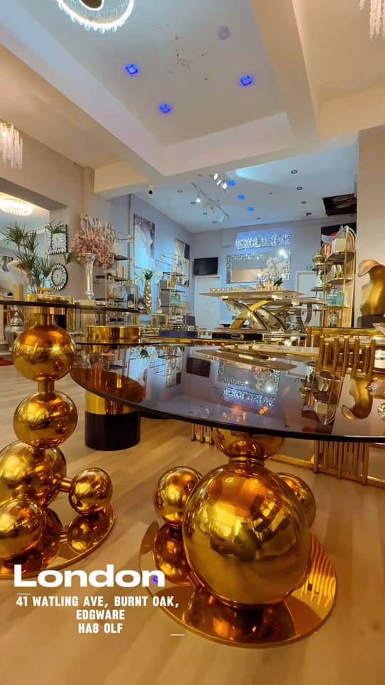 Post 1 by Exclusive Italian Gallery on TikTok (video)