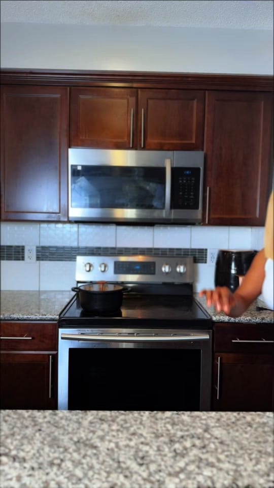 Post 8 by Mommy Vans Kitchen🇨🇦🇨🇲🇳🇬 on TikTok (video)