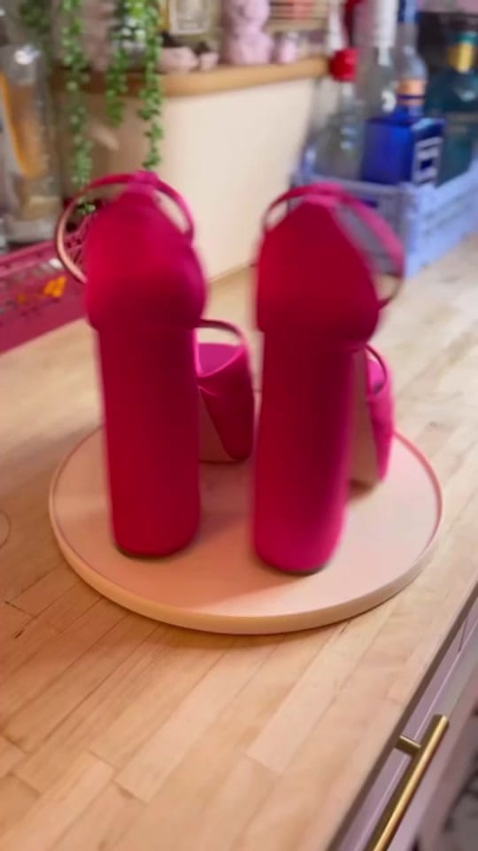 Post 8 by Sophie Town Girl on TikTok (video)