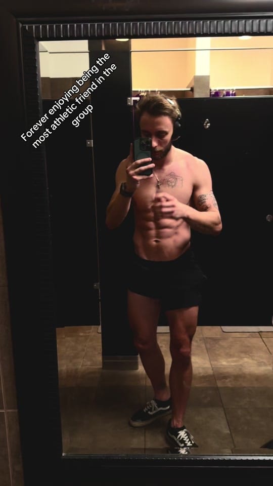 Post 4 by John Esperance 🤟🏼 on TikTok (video)