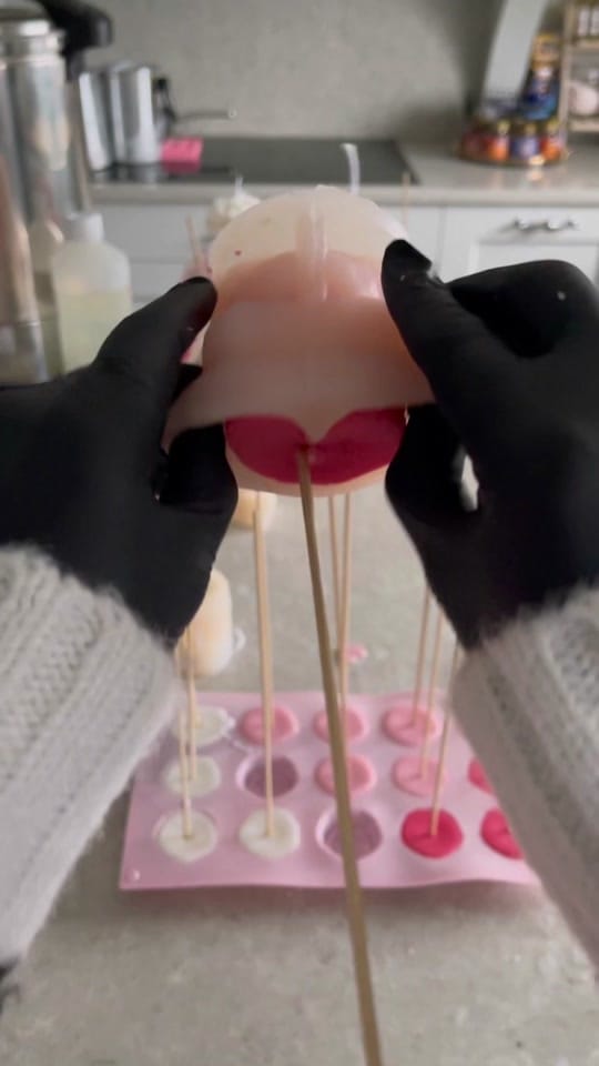 Post 1 by SLK Candles on TikTok (video)