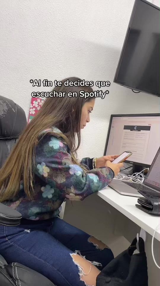 Post 9 by Los Pelex Podcast on TikTok (video)