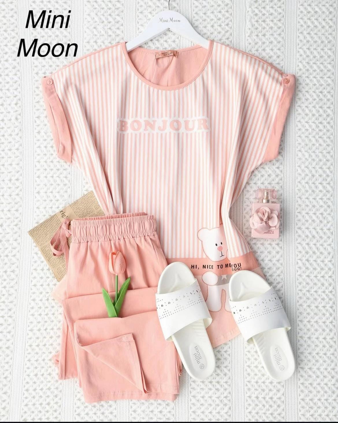 Post 3 by Mini Moon on TikTok (video)