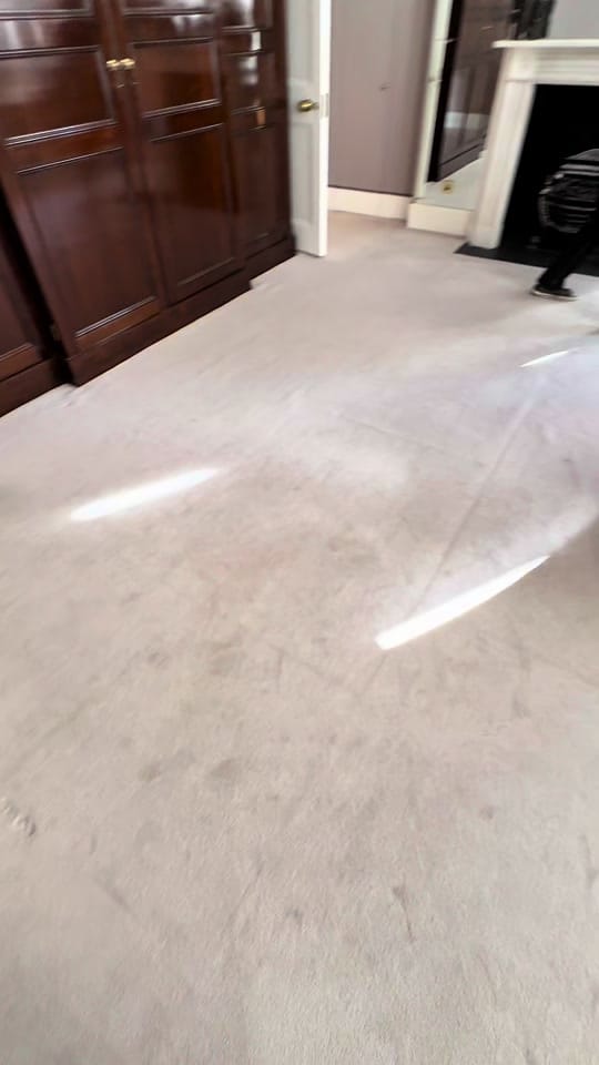 Post 2 by adrian_maxfloor on TikTok (video)