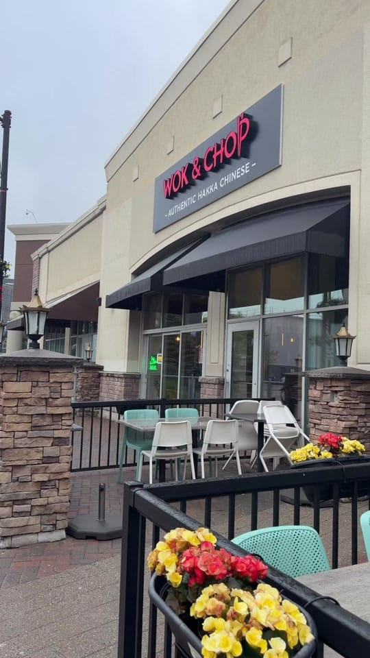 Post 2 by Yumna 🇵🇰🇨🇦 Halal Foodie on TikTok (video)