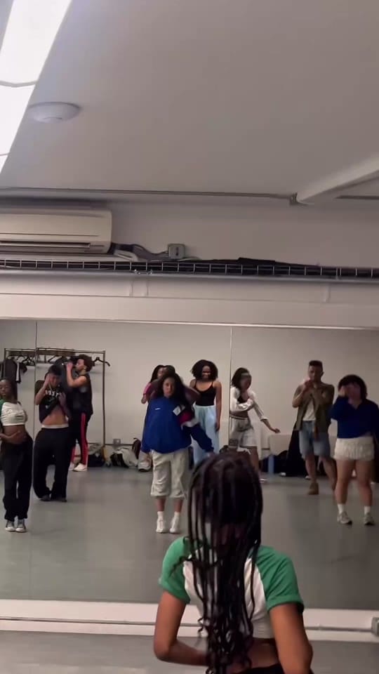 Post 6 by jul howell on TikTok (video)