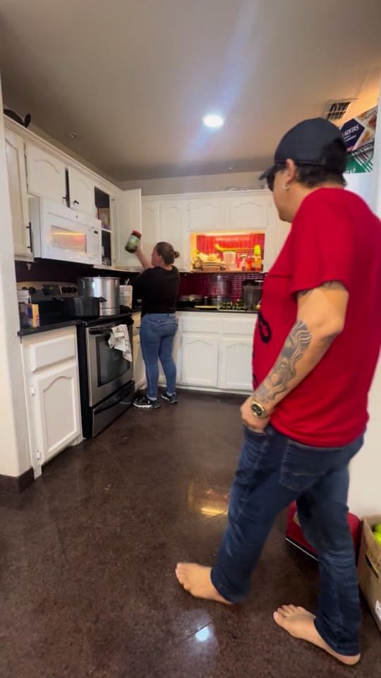 Post 2 by Tatiano show on TikTok (video)