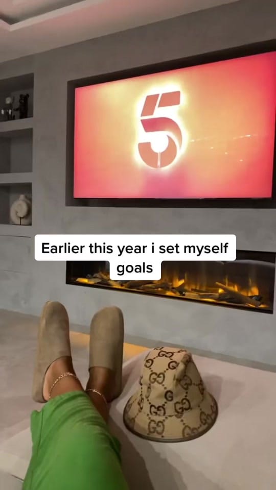 Post 9 by toniche on TikTok (video)