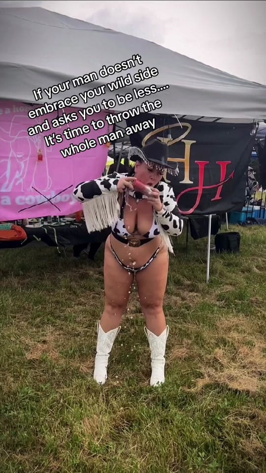 Post 4 by 🍍🍍🍍 on TikTok (video)