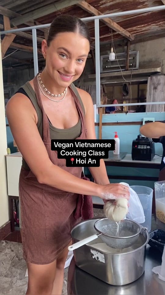 Post 8 by Sarah Gravel on TikTok (video)