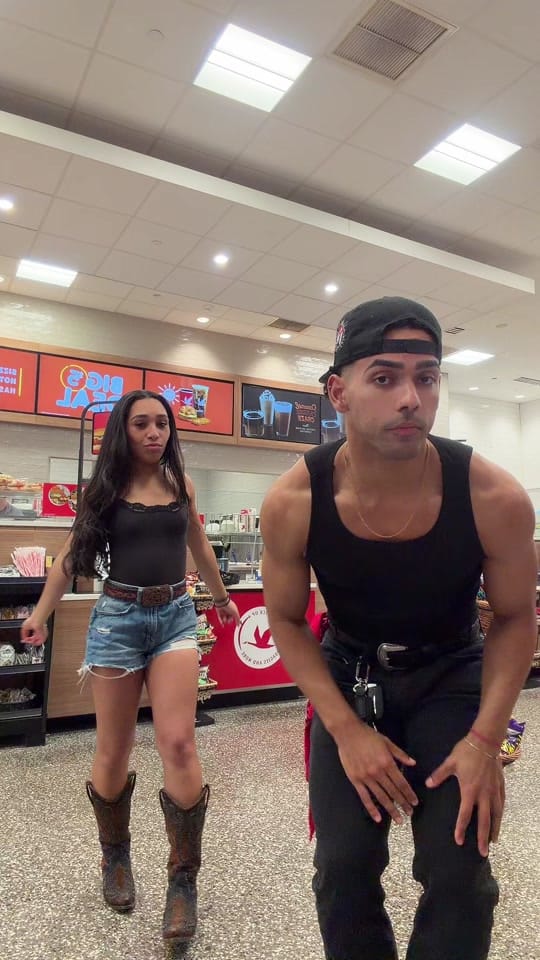 Post 7 by KEVIN MESA on TikTok (video)
