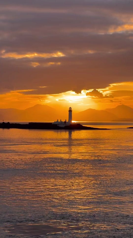 Post 5 by Robert Carr on TikTok (video)