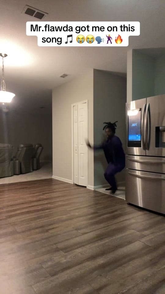 Post 1 by Zoee_poppyy on TikTok (video)