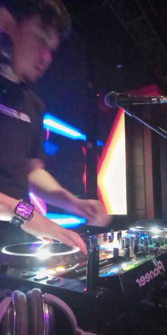 Post 8 by deeckey_dmc on TikTok (video)