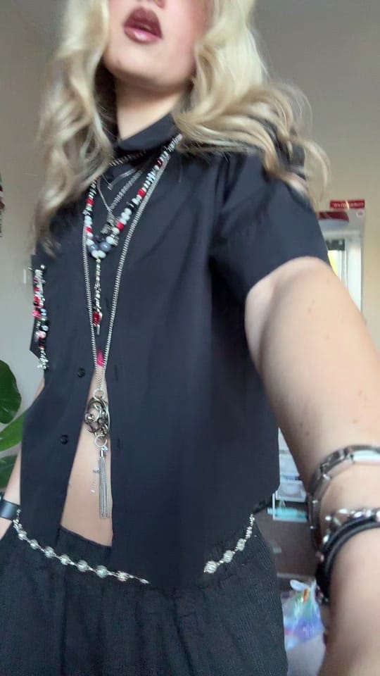 Post 2 by Hev on TikTok (video)
