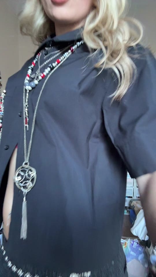 Post 5 by Hev on TikTok (video)