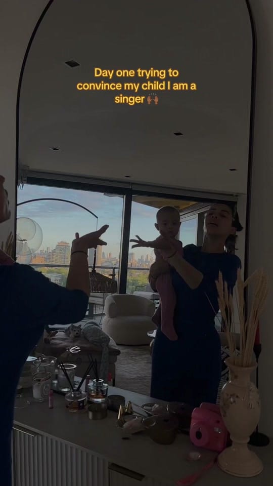 Post 4 by Loli Mello on TikTok (video)