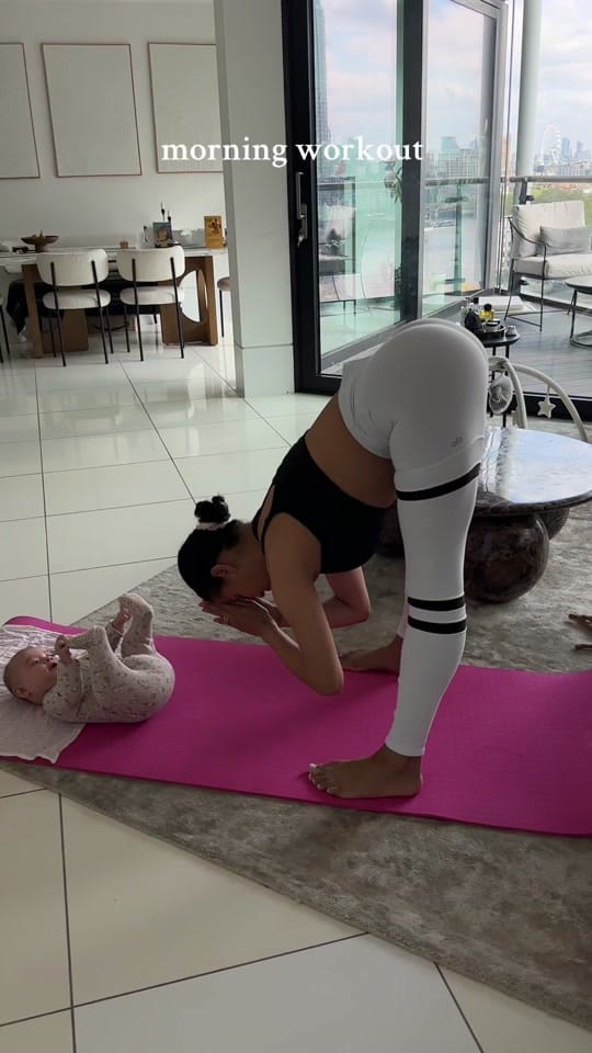 Post 5 by Loli Mello on TikTok (video)