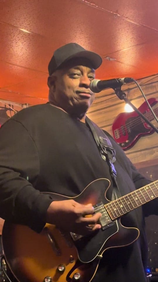 Post 4 by livemusicchicago on TikTok (video)