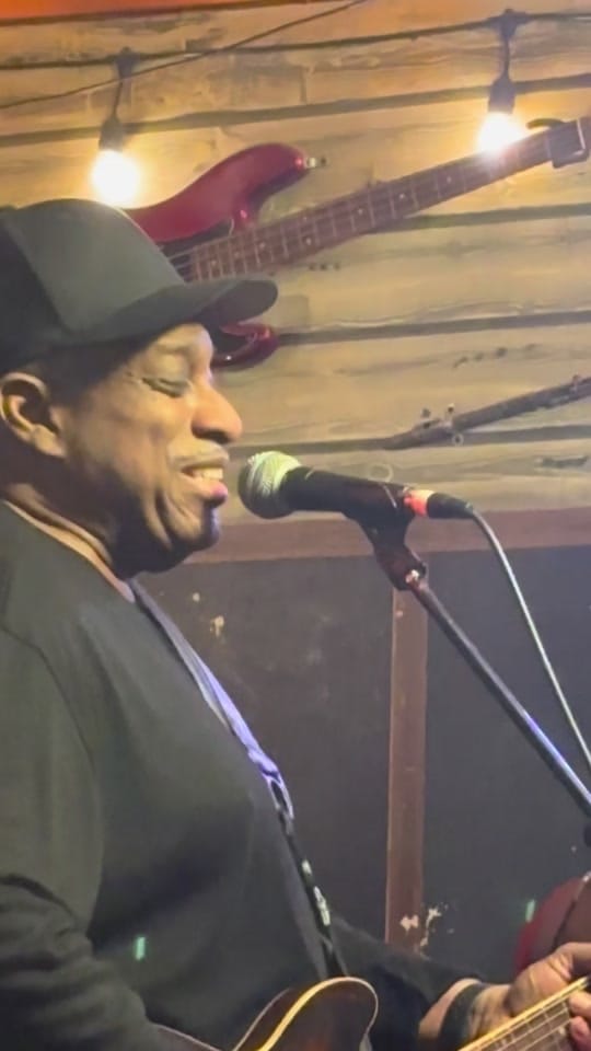 Post 3 by livemusicchicago on TikTok (video)