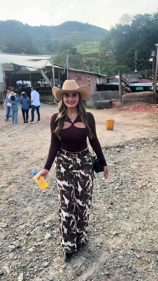 Post 8 by manuela.londono23 on TikTok (video)