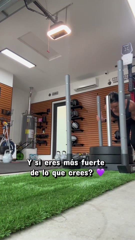 Post 4 by Adriana Bermudez on TikTok (video)