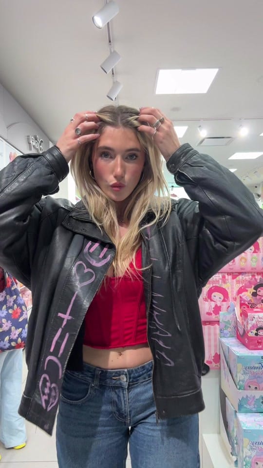 Post 6 by Billie ✨ on TikTok (video)