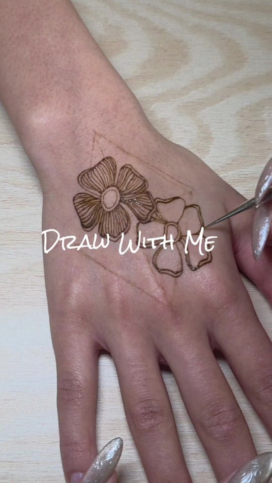 Post 7 by Jay | Henna Artist on TikTok (video)