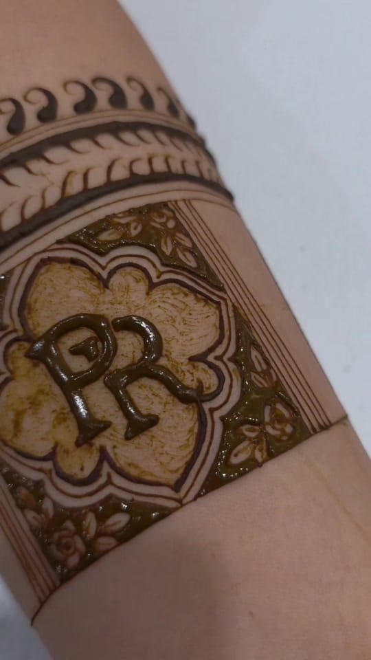 Post 1 by Jay | Henna Artist on TikTok (video)