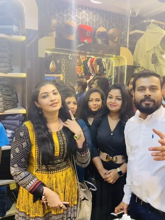 Post 10 by Jinna _ manikoth on TikTok (video)