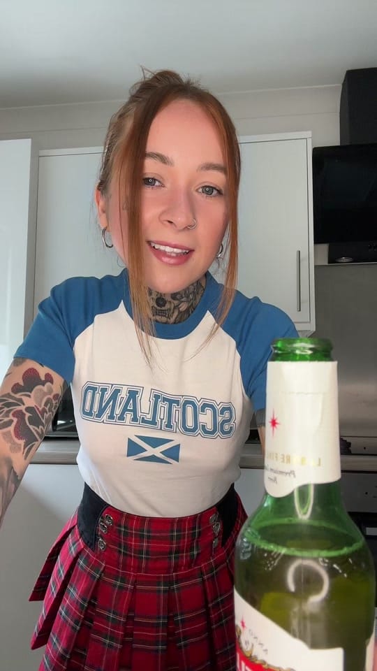Post 2 by claire_thebarber on TikTok (video)
