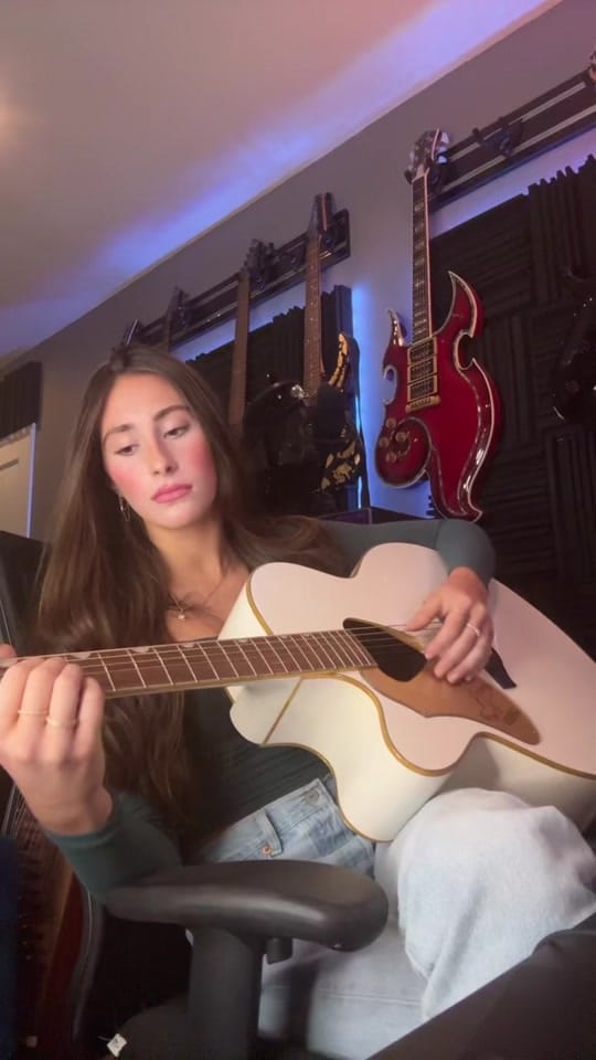 Post 10 by avalonrivera on TikTok (video)