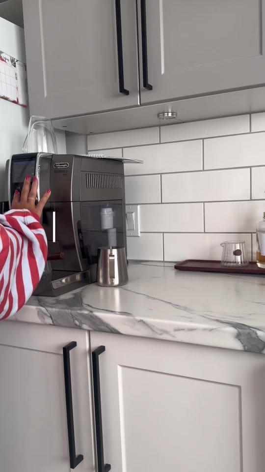 Post 2 by Marie-Ève Charest on TikTok (video)