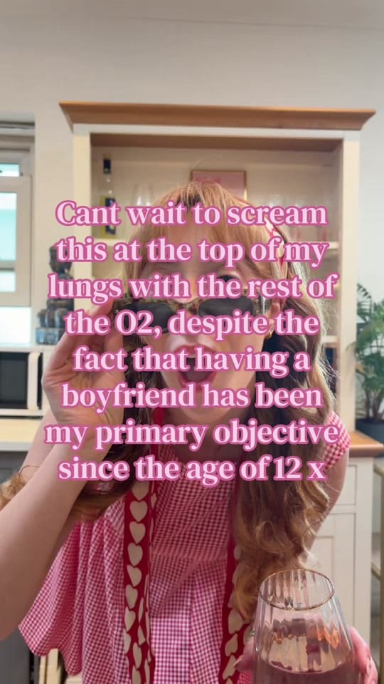 Post 7 by molly_and_beth on TikTok (video)