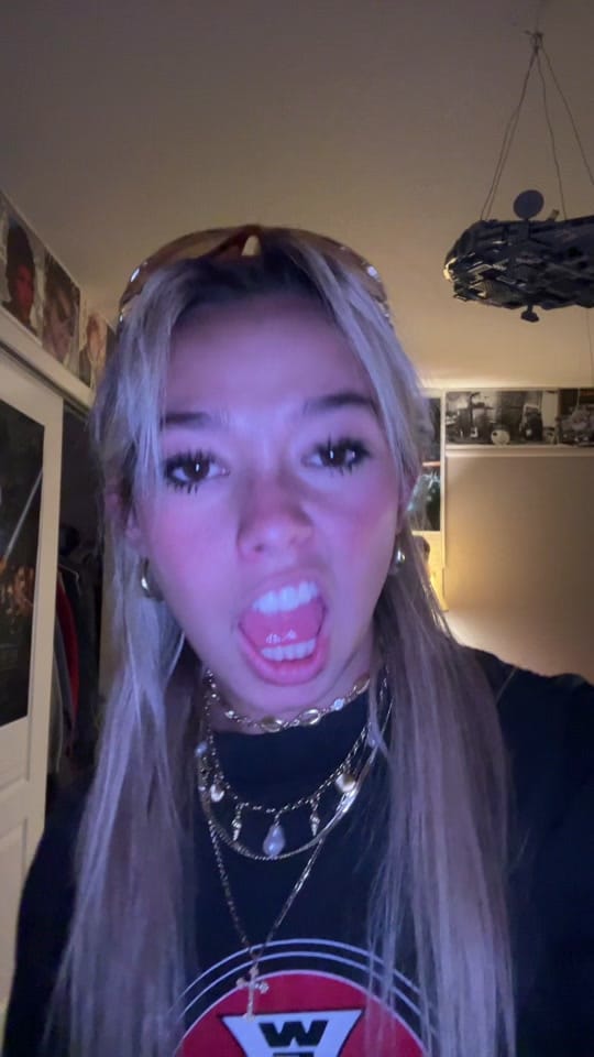 Post 10 by Lily on TikTok (video)