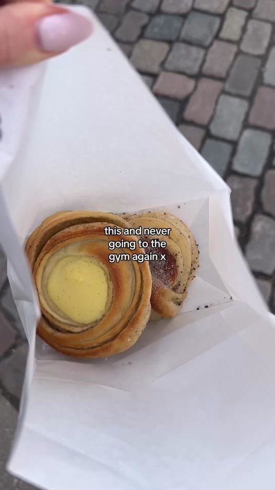Post 9 by Oliwia on TikTok (video)