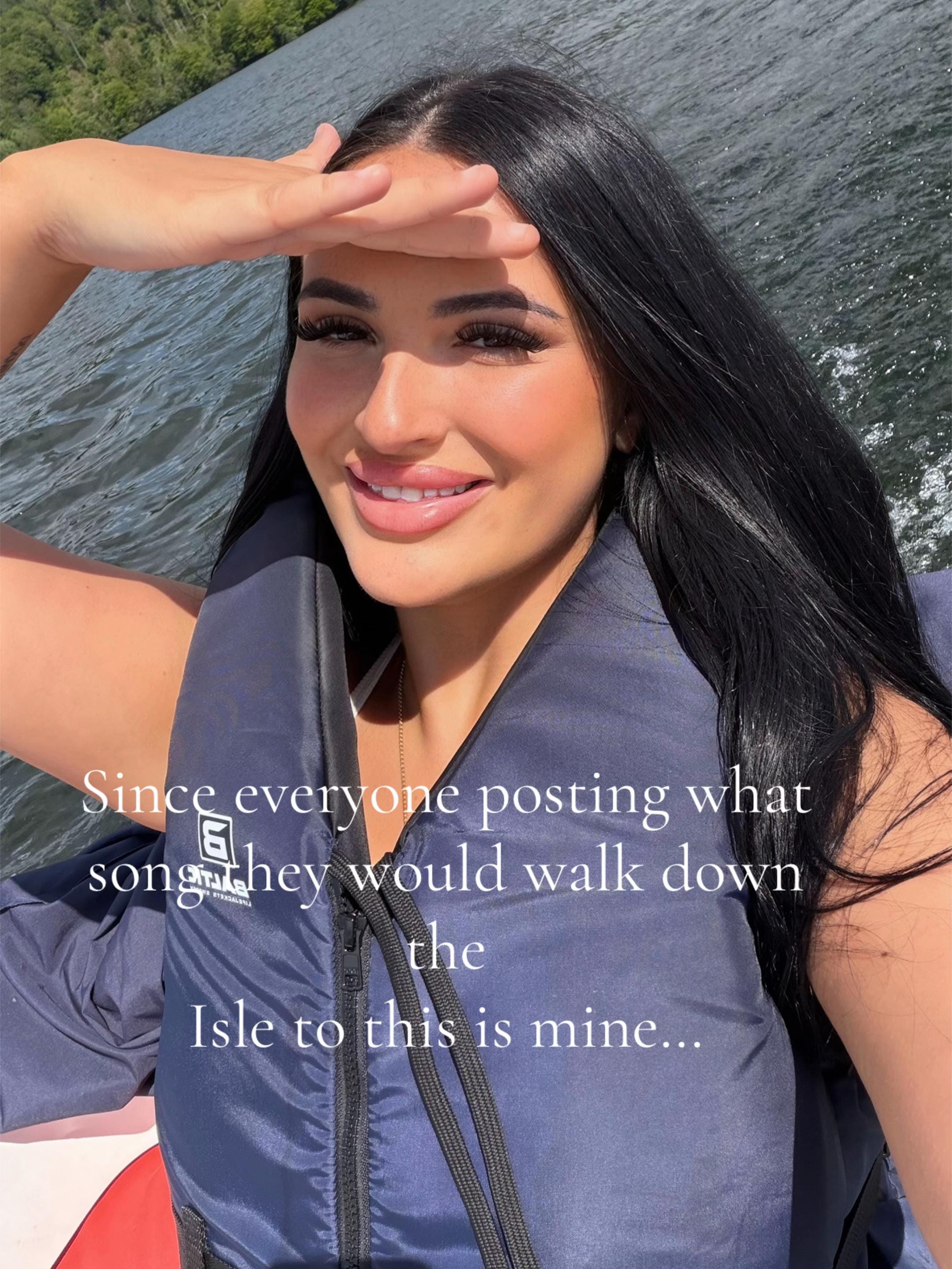 Post 3 by ELLIE JONES🎀💐💕 on TikTok (video)