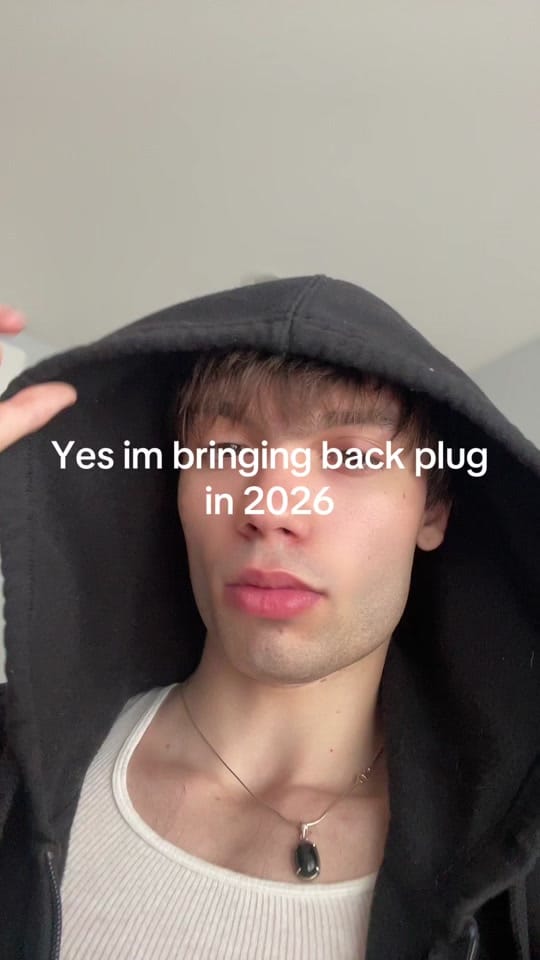 Post 1 by Iwnablackout on TikTok (video)