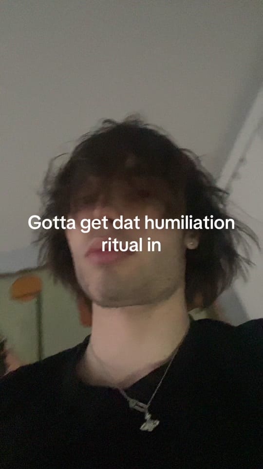 Post 8 by Iwnablackout on TikTok (video)