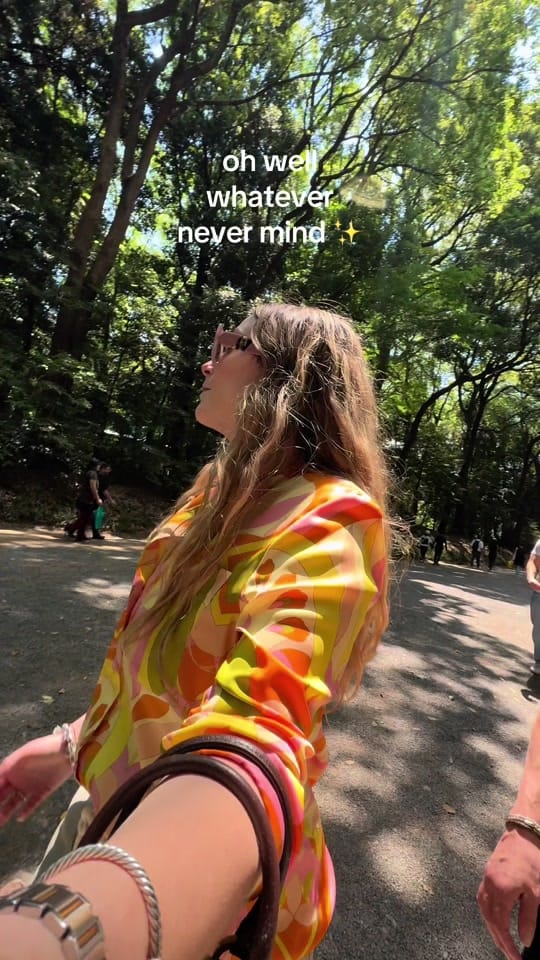 Post 6 by Sofia Bravo on TikTok (video)