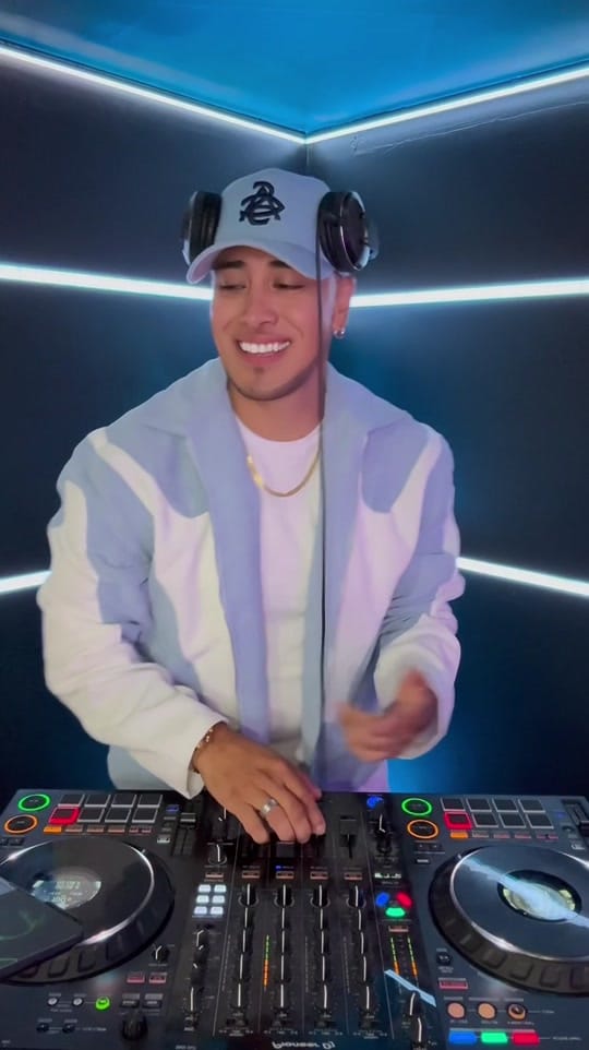 Post 6 by Dj Wuazat on TikTok (video)