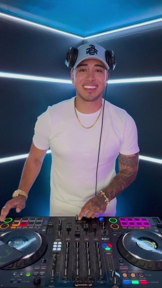 Post 5 by Dj Wuazat on TikTok (video)