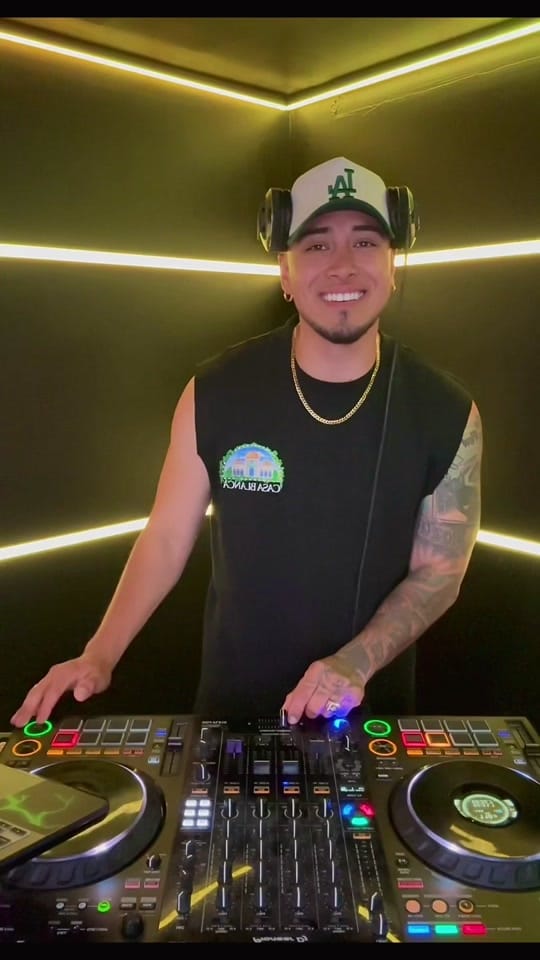 Post 8 by Dj Wuazat on TikTok (video)