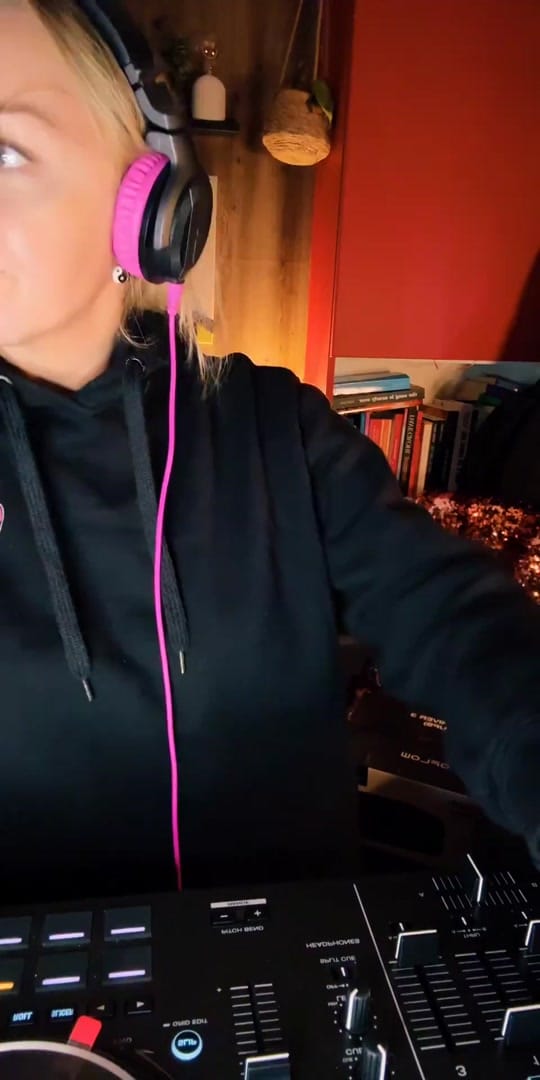 Post 1 by lgxtra on TikTok (video)