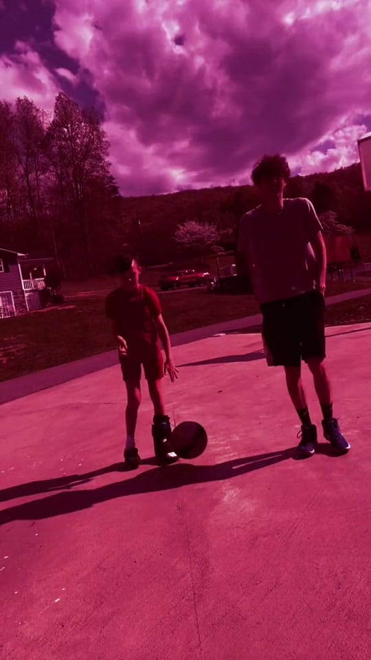Post 2 by Currli Music on TikTok (video)
