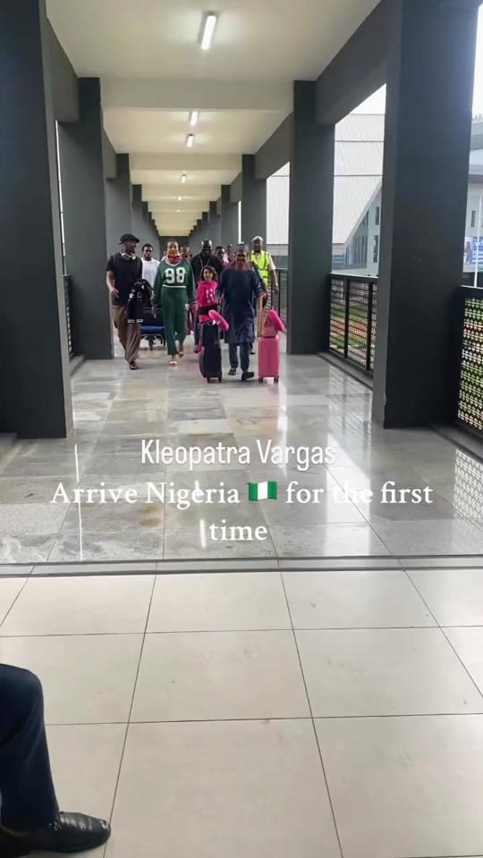 Post 9 by Kleopatra & Dr. Krystal on TikTok (video)