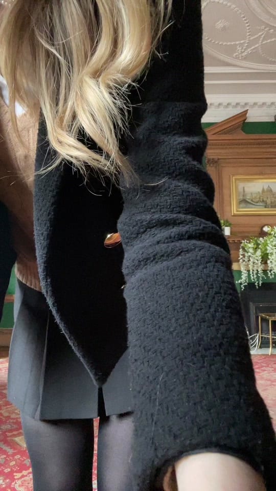 Post 6 by Emilia on TikTok (video)