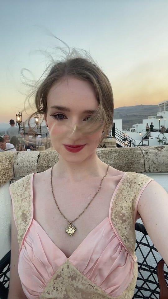 Post 2 by Emilia on TikTok (video)